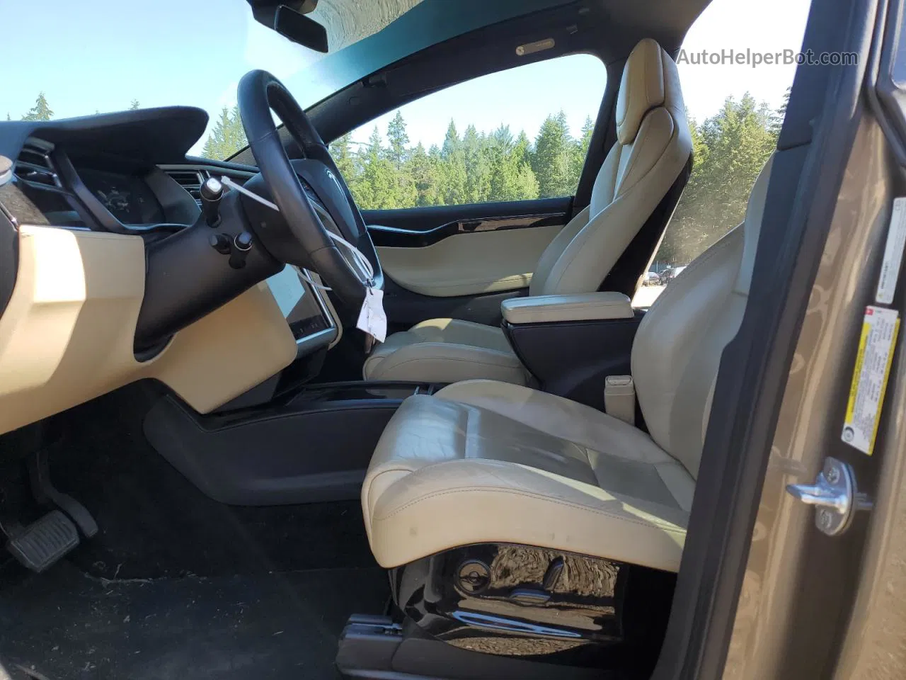 2016 Tesla Model X  Beige vin: 5YJXCAE27GF011093