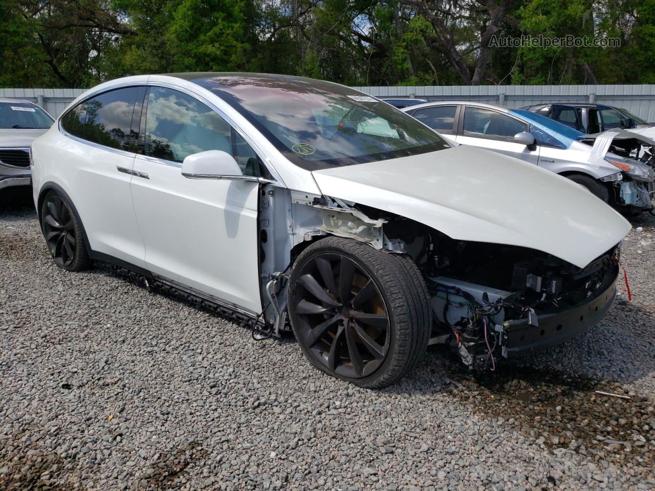 2016 Tesla Model X  White vin: 5YJXCAE27GF014477