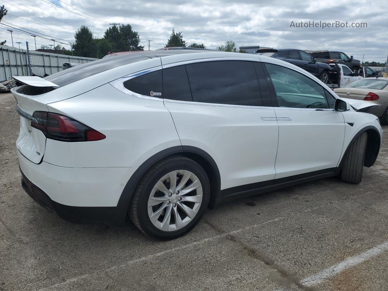 2018 Tesla Model X  Белый vin: 5YJXCAE27JF103098
