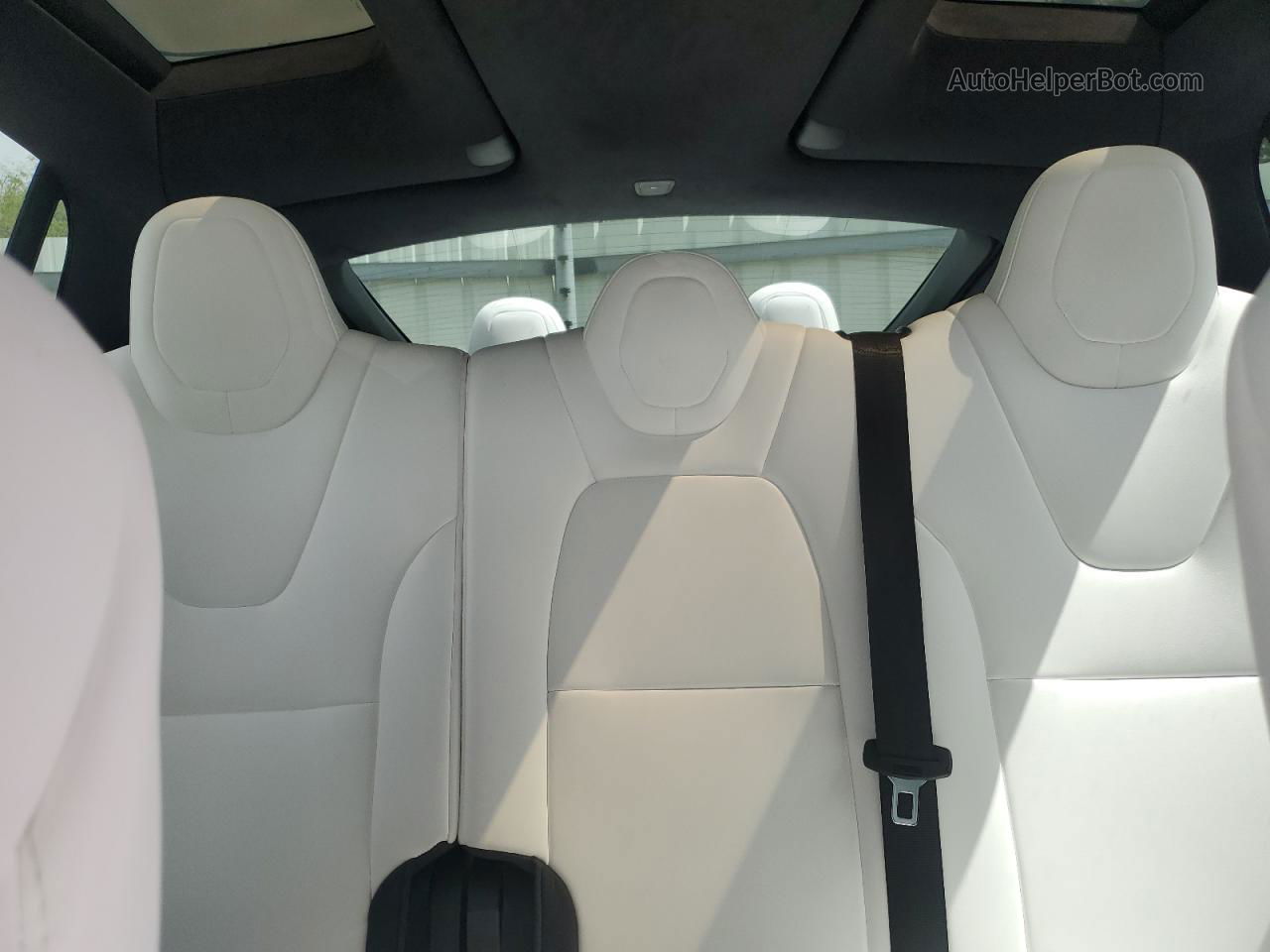 2018 Tesla Model X  White vin: 5YJXCAE27JF103098