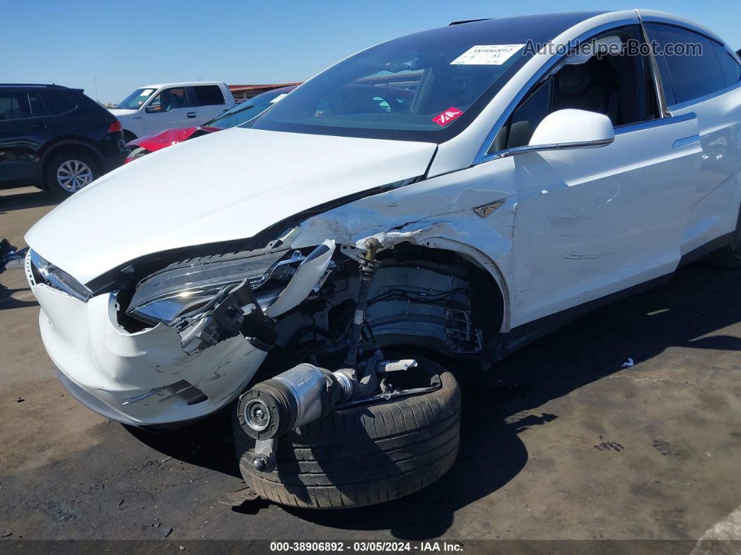 2016 Tesla Model X 60d/70d/75d/90d White vin: 5YJXCAE28GF005173