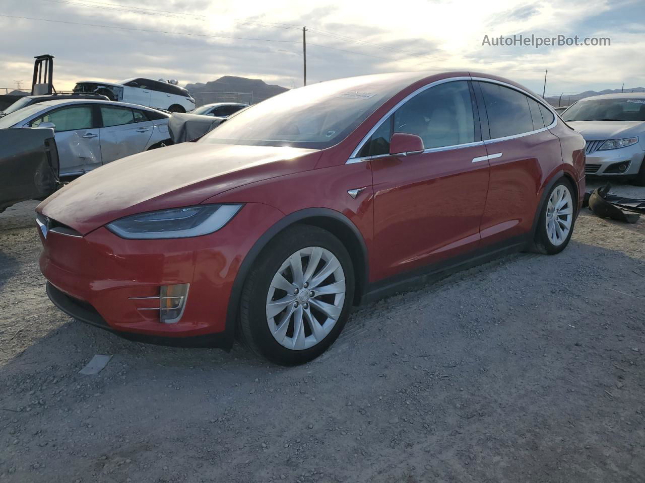 2018 Tesla Model X  Red vin: 5YJXCAE28JF112201