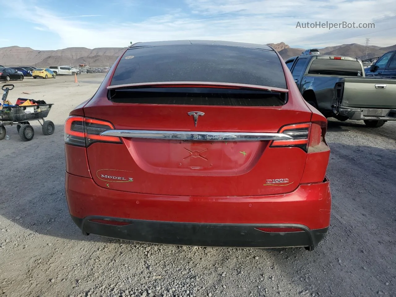 2018 Tesla Model X  Red vin: 5YJXCAE28JF112201