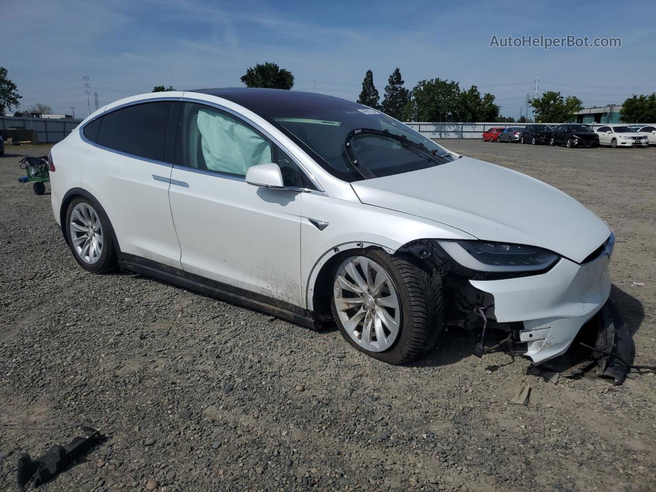 2018 Tesla Model X  White vin: 5YJXCAE28JF114563
