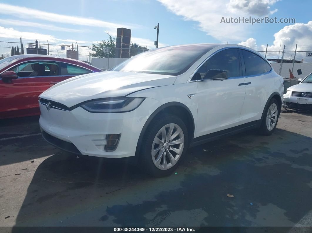 2016 Tesla Model X 60d/70d/75d/90d Белый vin: 5YJXCAE2XGF017888