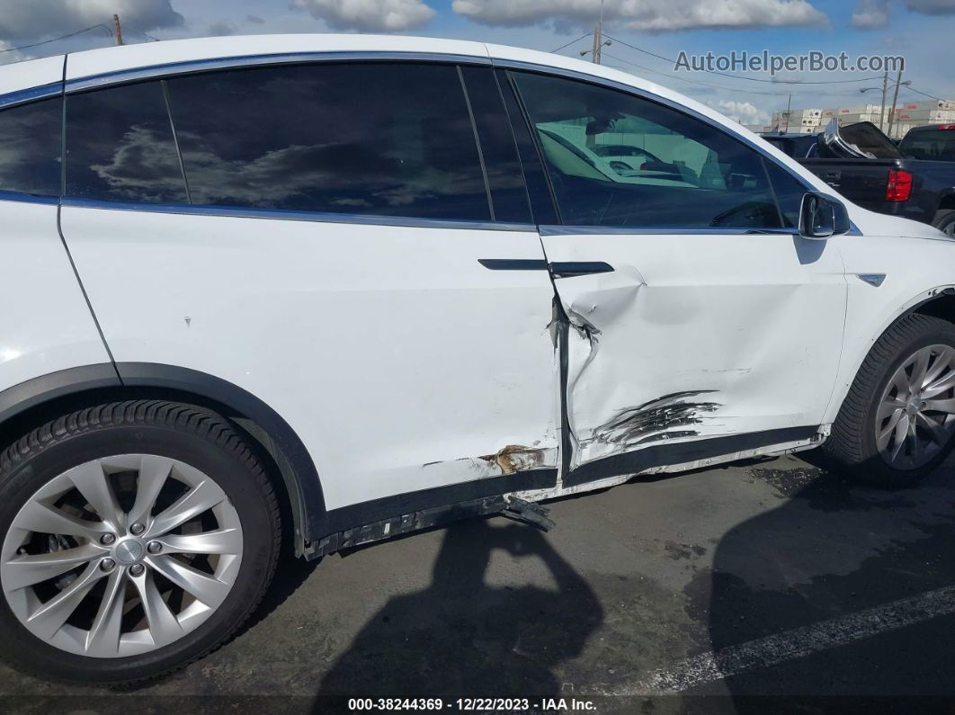 2016 Tesla Model X 60d/70d/75d/90d Белый vin: 5YJXCAE2XGF017888