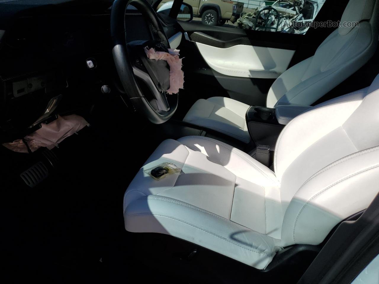 2019 Tesla Model X  White vin: 5YJXCAE41KF160626