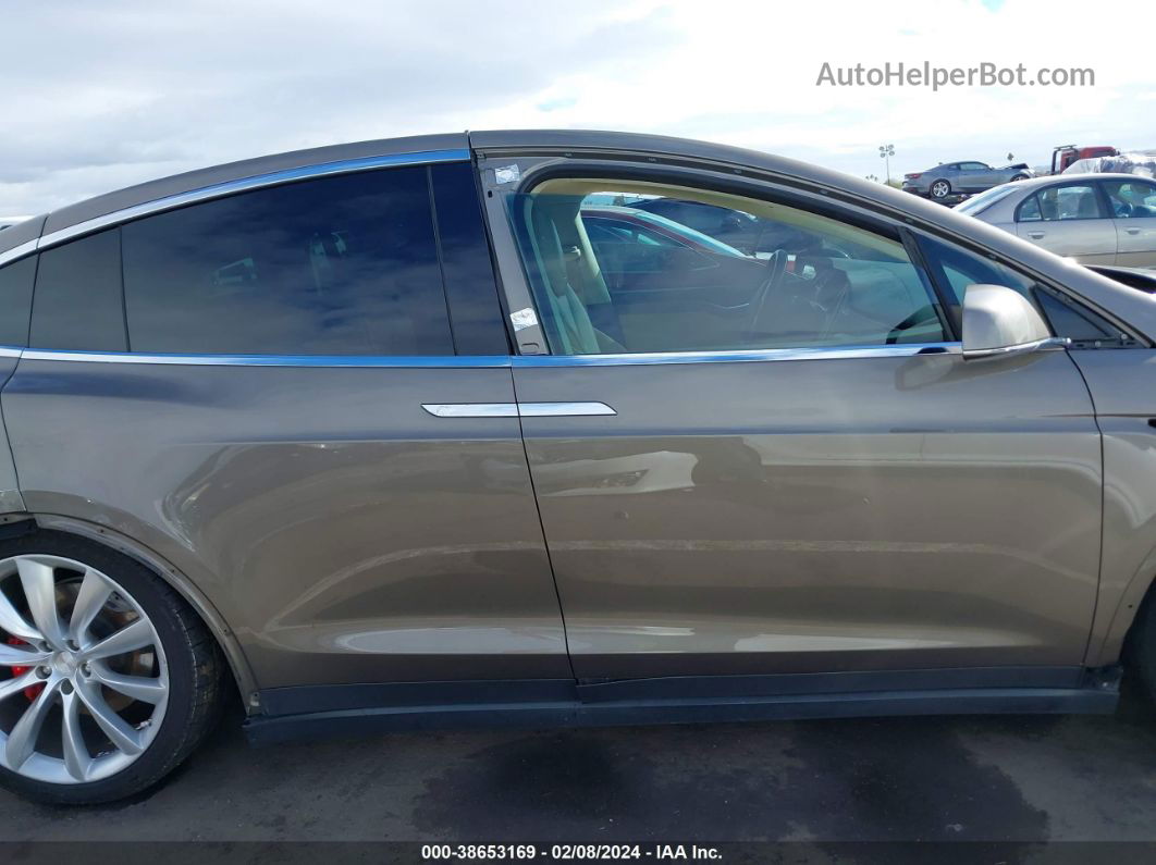 2016 Tesla Model X 60d/p100d/p90d Серый vin: 5YJXCAE44GFS00172