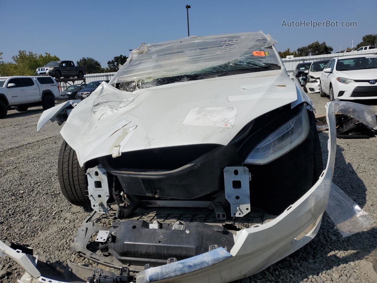 2016 Tesla Model X  White vin: 5YJXCAE46GF003648