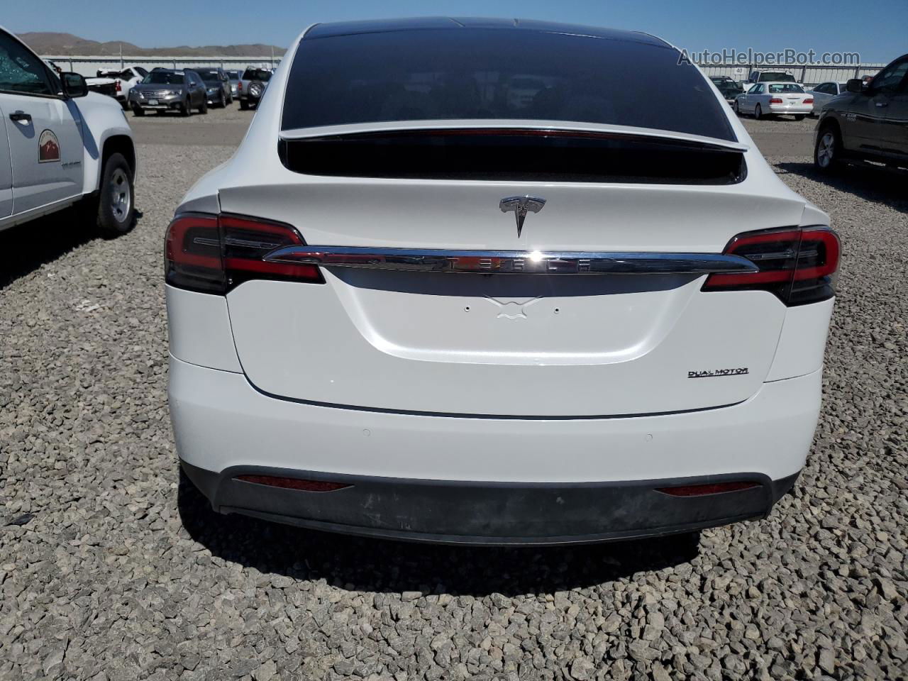 2019 Tesla Model X  White vin: 5YJXCAE47KF188768