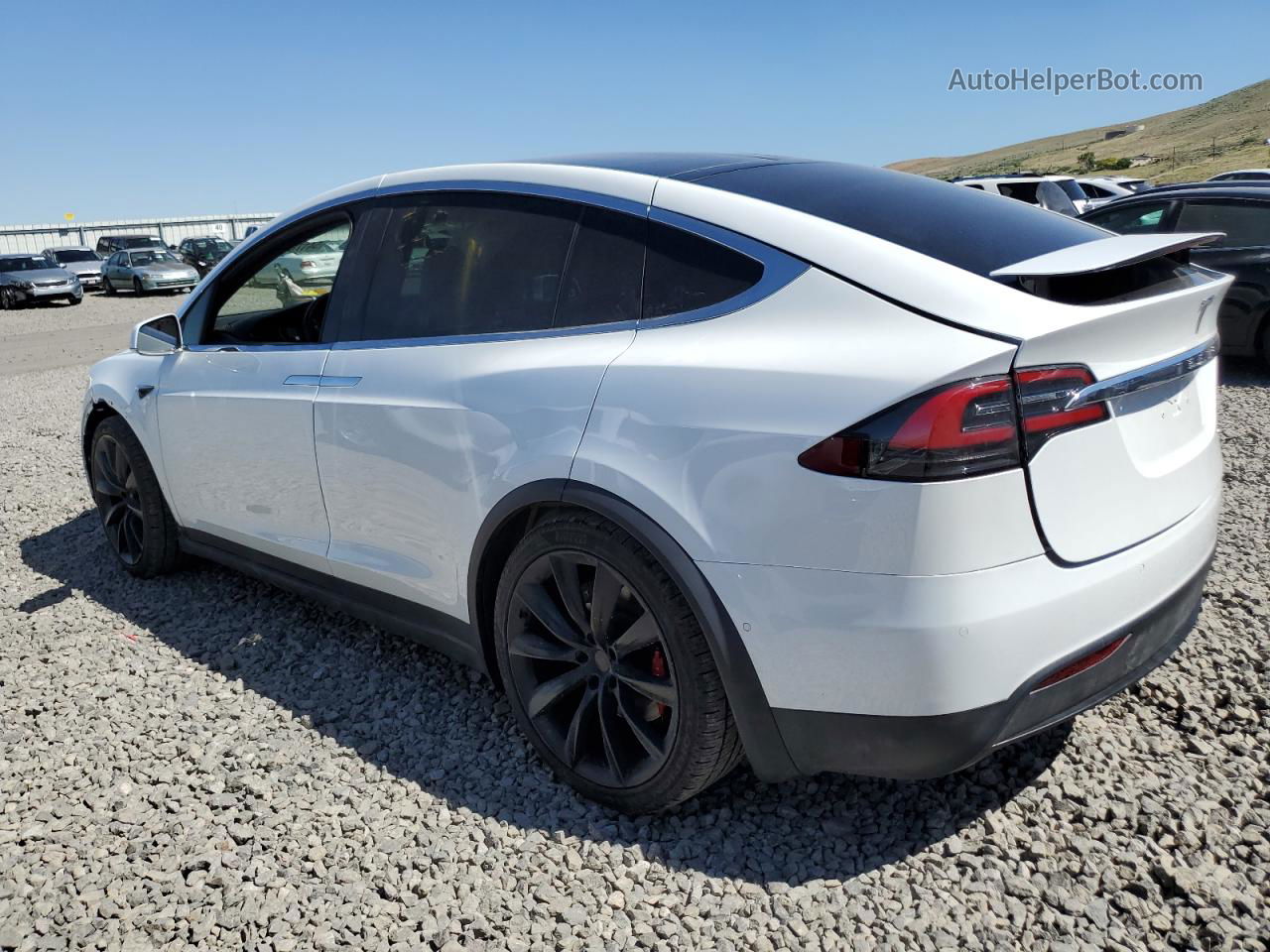 2019 Tesla Model X  White vin: 5YJXCAE47KF188768