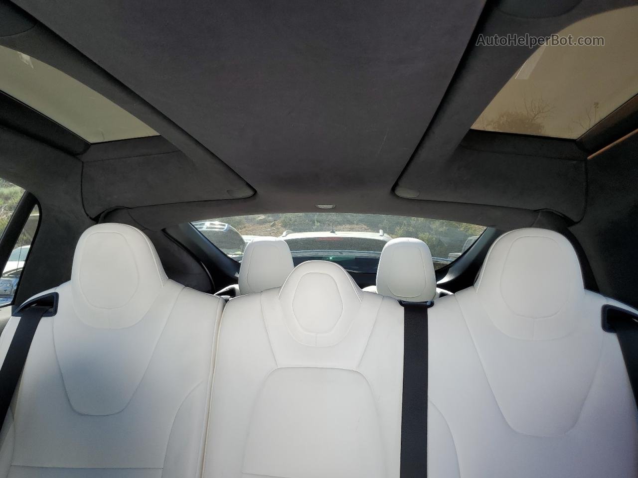 2019 Tesla Model X  White vin: 5YJXCAE47KF188768