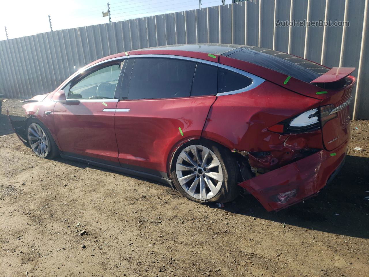 2018 Tesla Model X  Red vin: 5YJXCBE20JF112182