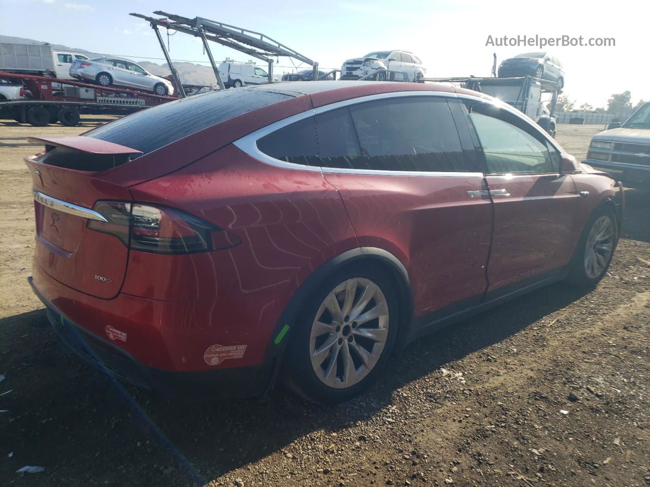 2018 Tesla Model X  Красный vin: 5YJXCBE20JF112182
