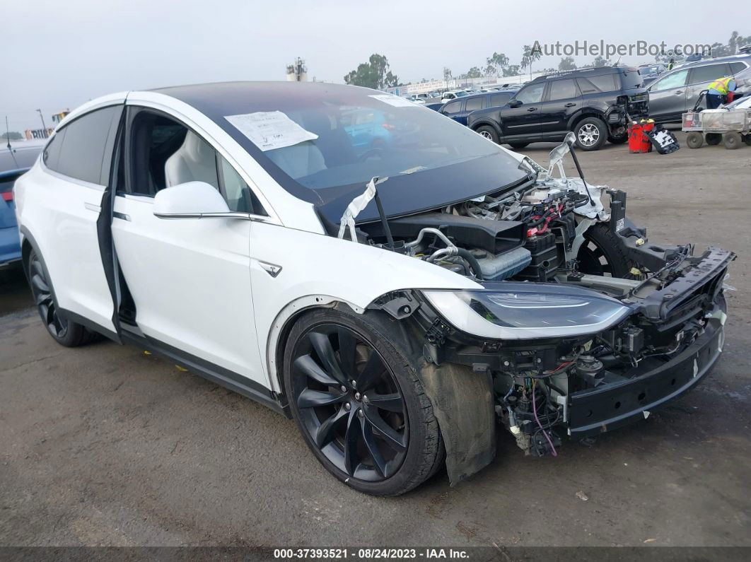 2016 Tesla Model X 70d/90d/75d/60d/p100d Белый vin: 5YJXCBE21GF002699