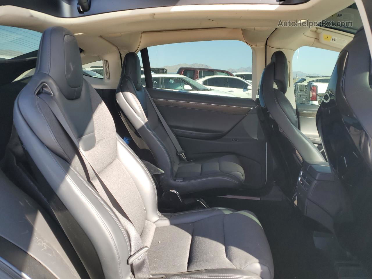 2016 Tesla Model X  Белый vin: 5YJXCBE21GF004842