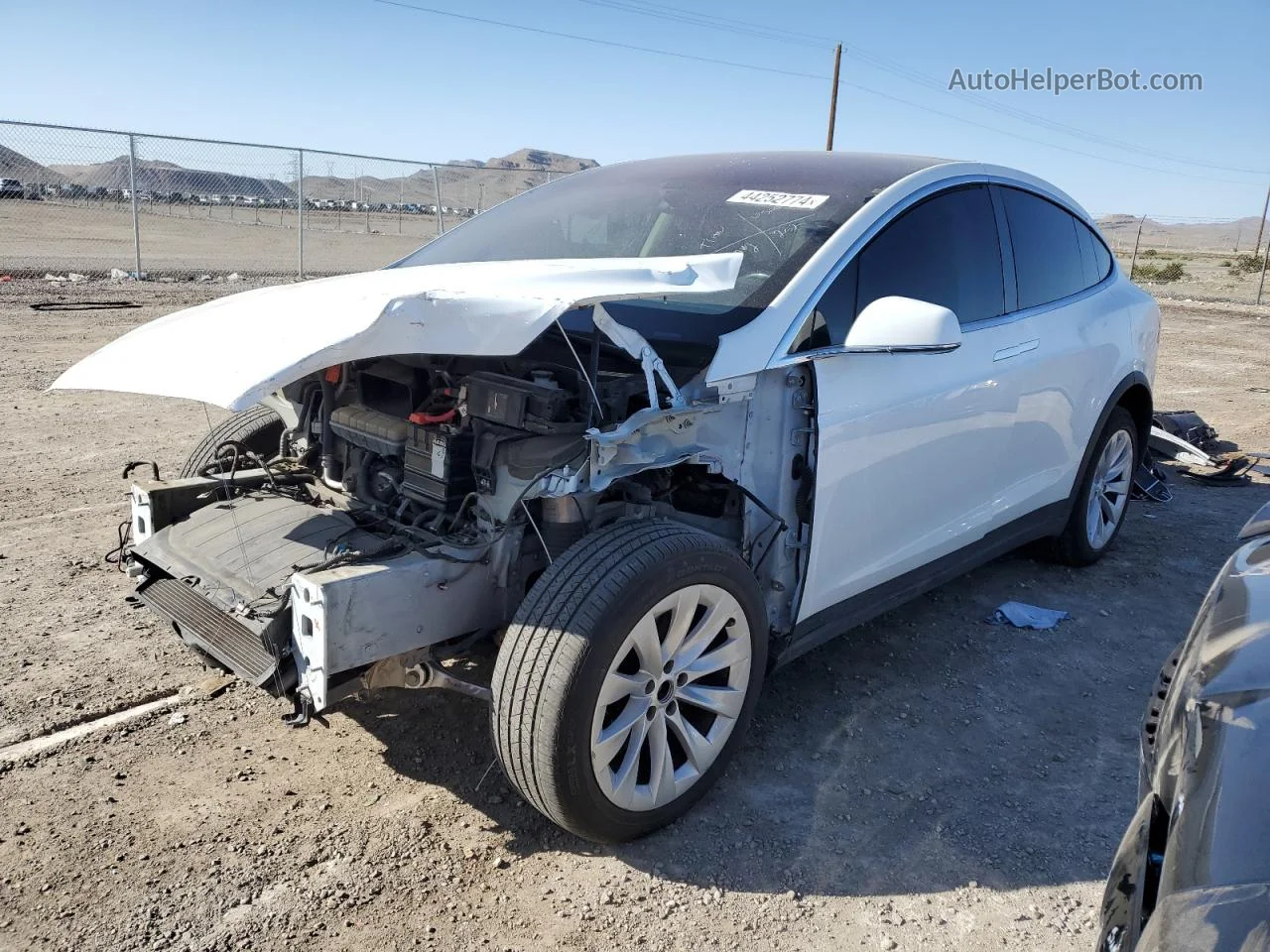 2016 Tesla Model X  White vin: 5YJXCBE21GF004842