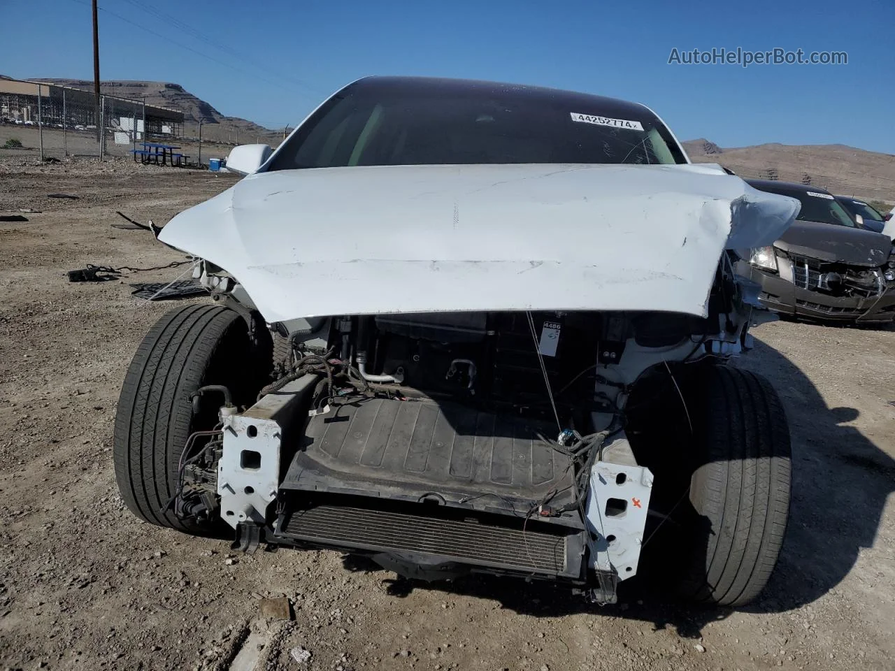 2016 Tesla Model X  White vin: 5YJXCBE21GF004842