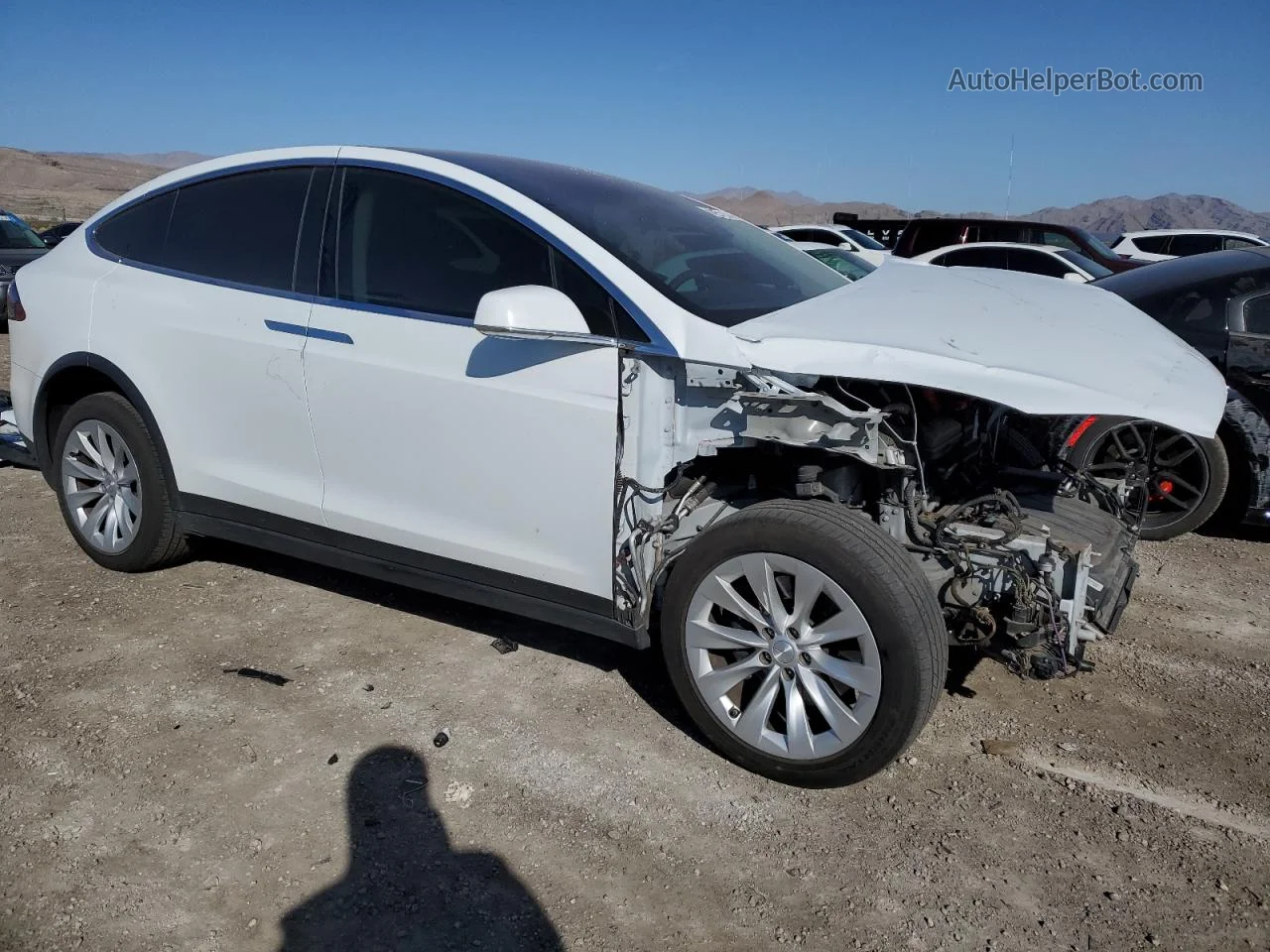 2016 Tesla Model X  White vin: 5YJXCBE21GF004842