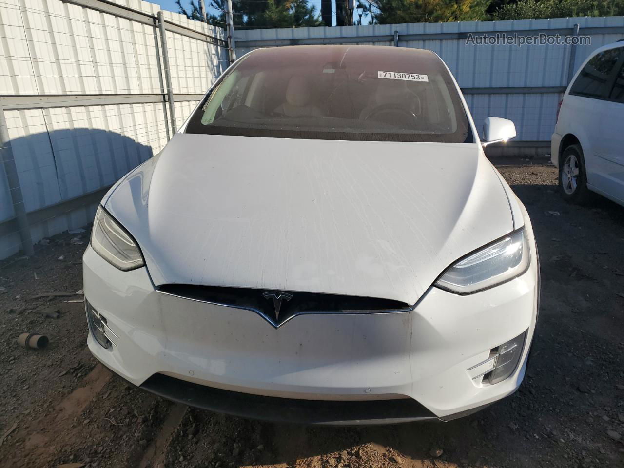 2016 Tesla Model X  White vin: 5YJXCBE22GF019771