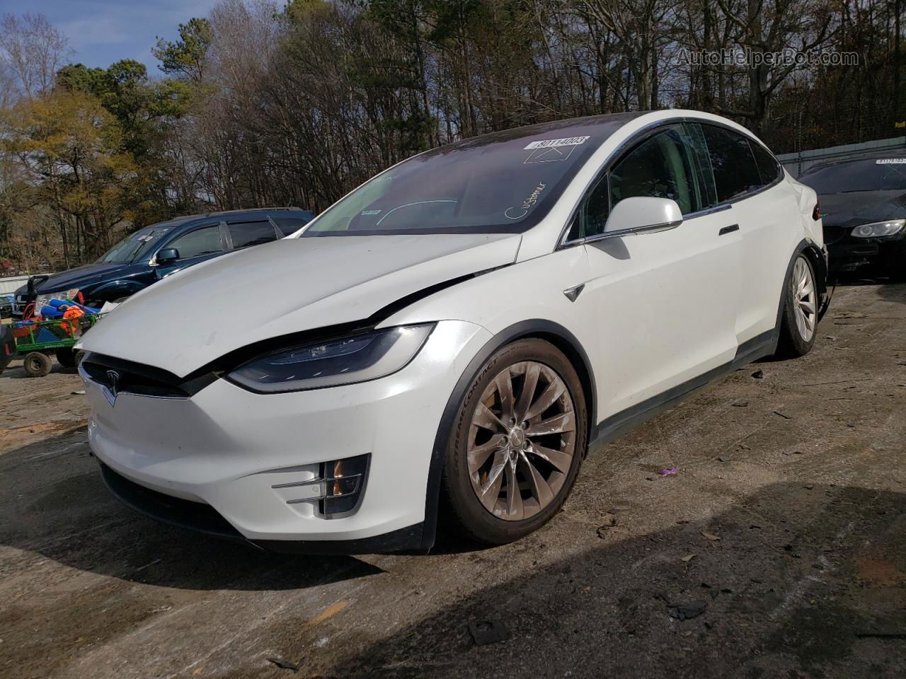 2016 Tesla Model X  Белый vin: 5YJXCBE22GF028275