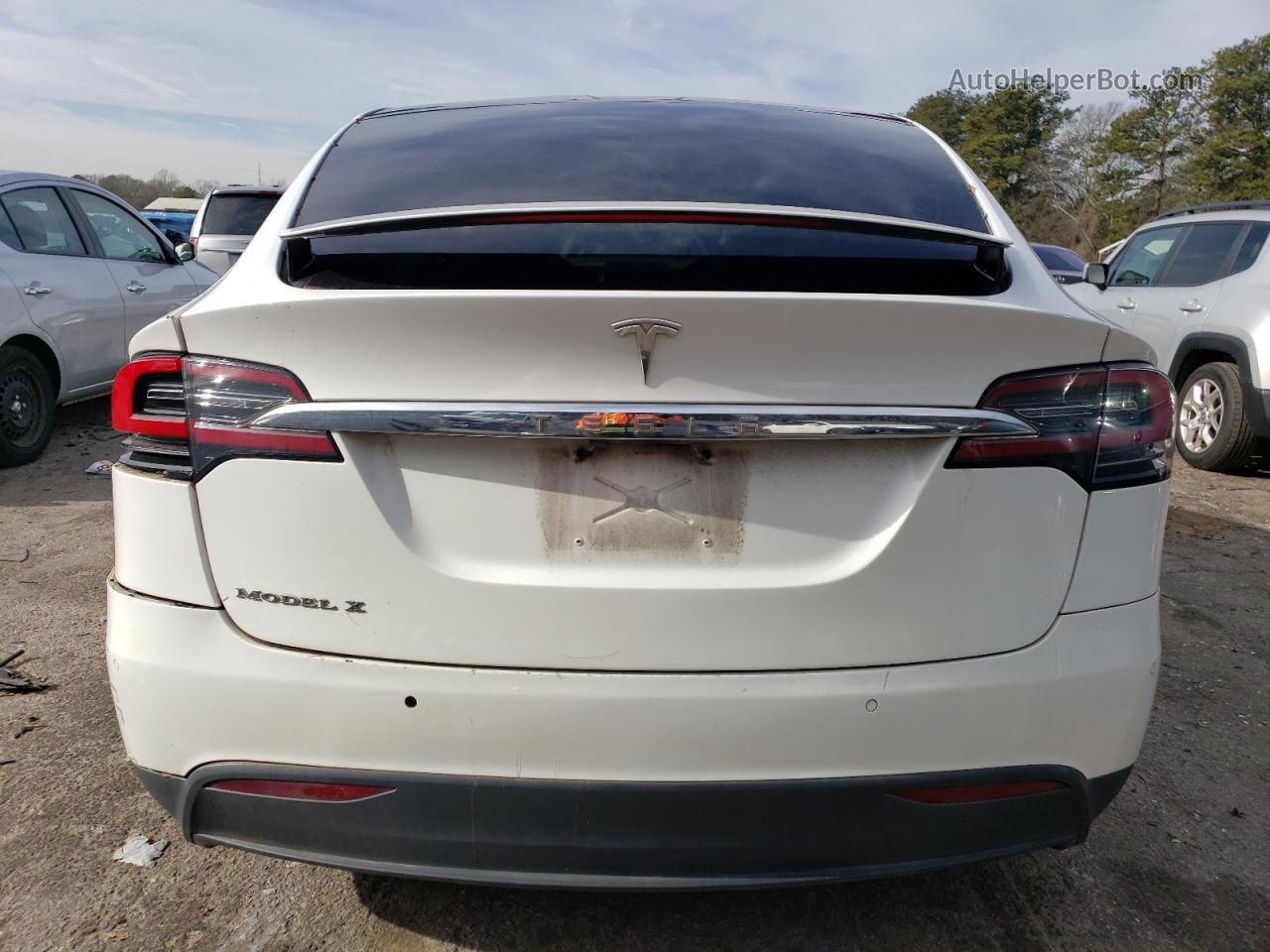 2016 Tesla Model X  Белый vin: 5YJXCBE22GF028275