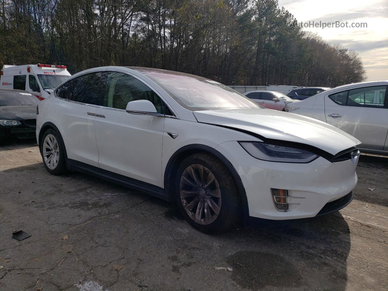 2016 Tesla Model X  Белый vin: 5YJXCBE22GF028275