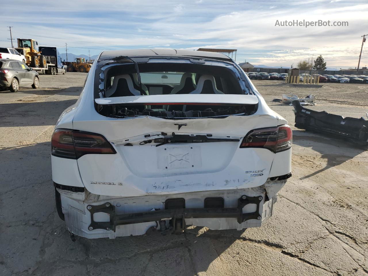 2018 Tesla Model X  White vin: 5YJXCBE22JF105248