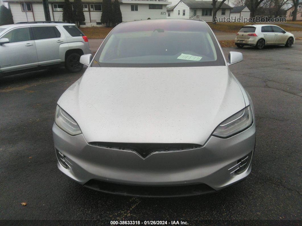 2016 Tesla Model X 60d/70d/75d/90d/p100d Серебряный vin: 5YJXCBE24GF001658