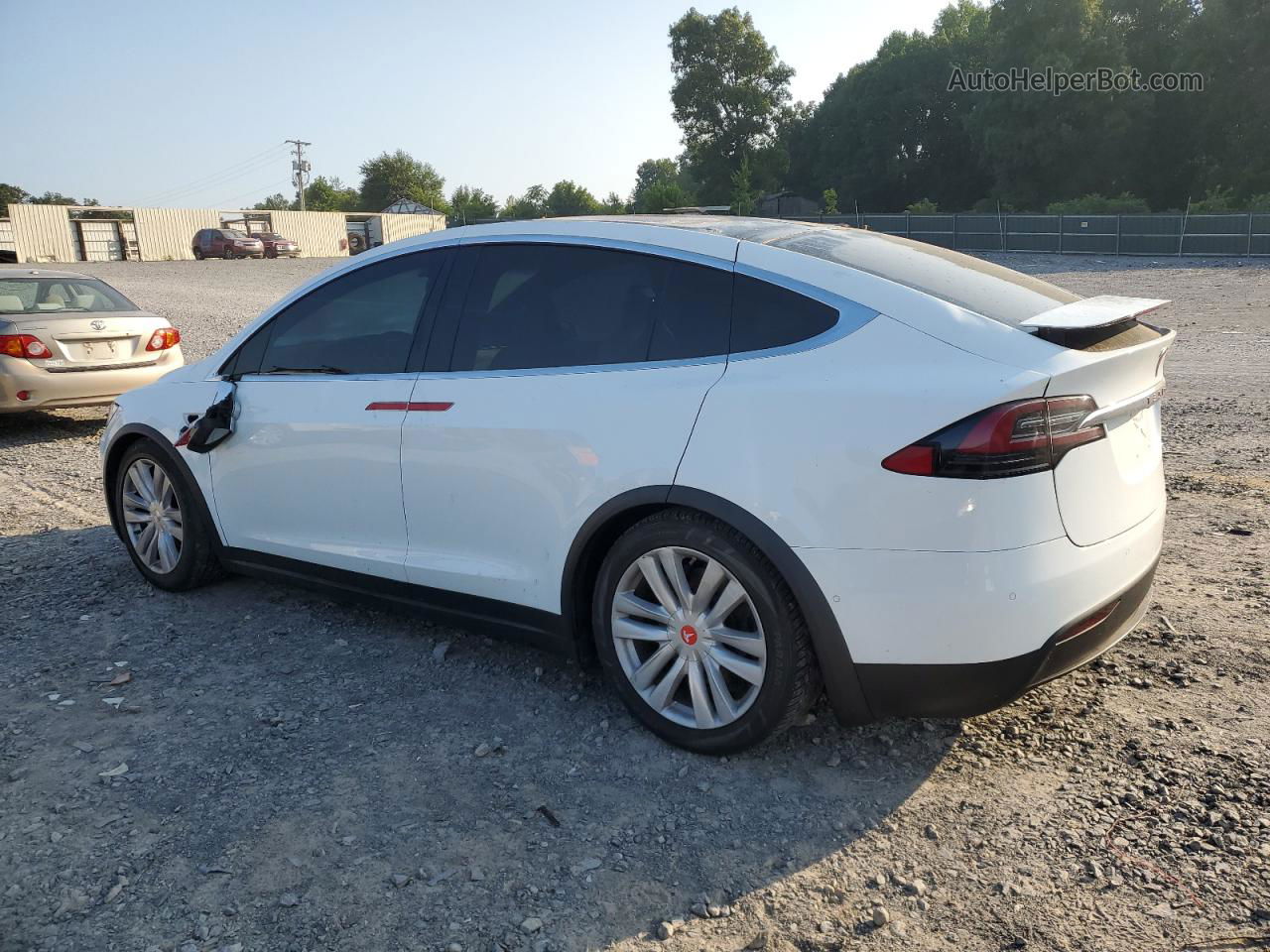 2016 Tesla Model X  White vin: 5YJXCBE24GF014653