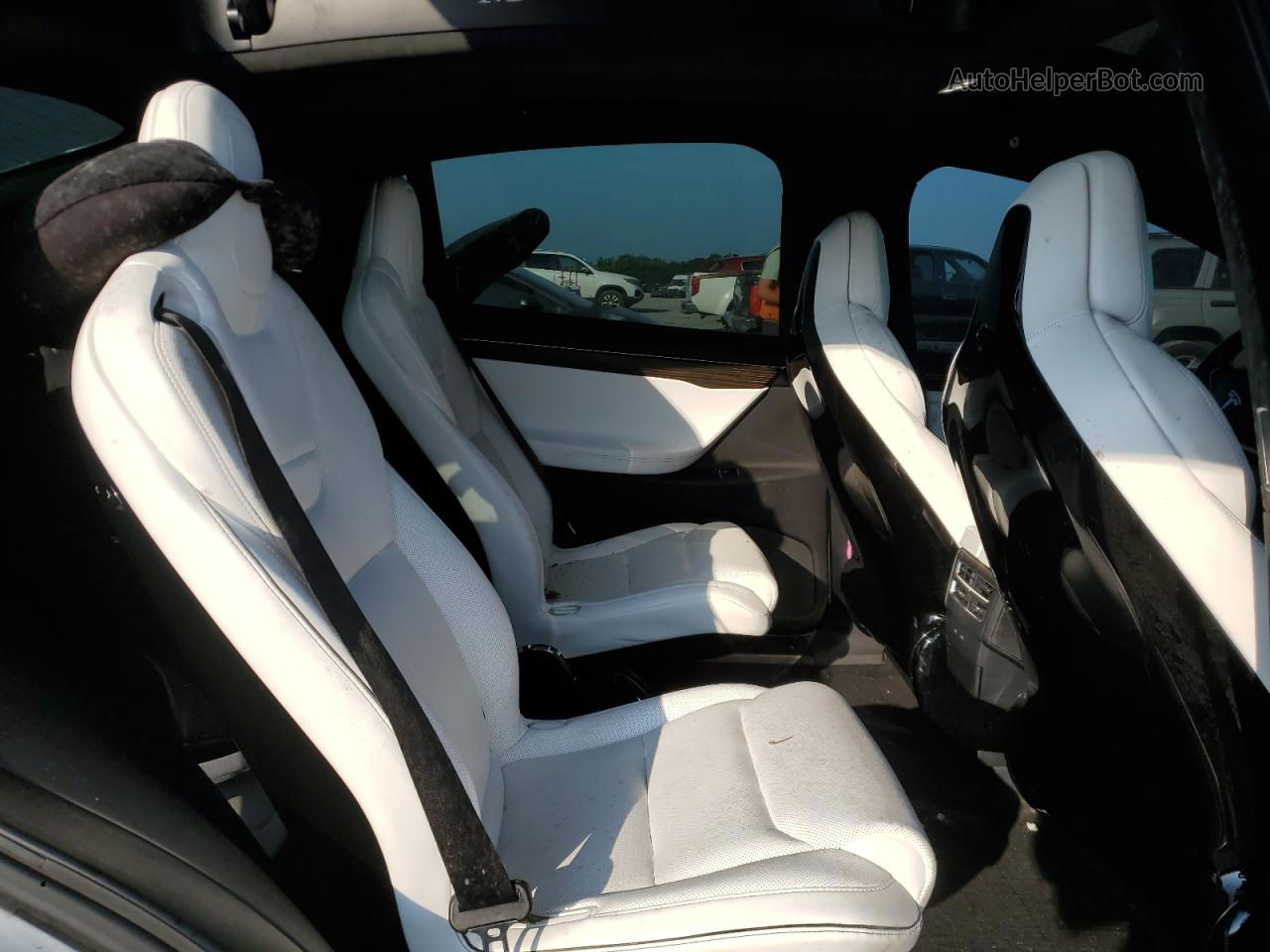 2016 Tesla Model X  Белый vin: 5YJXCBE24GF014653