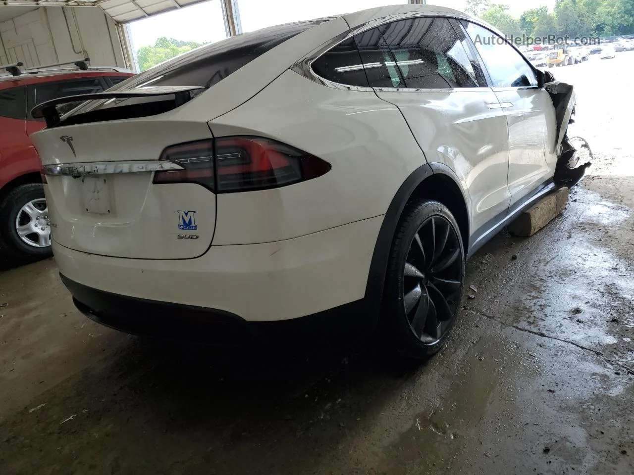 2016 Tesla Model X  White vin: 5YJXCBE24GF015236
