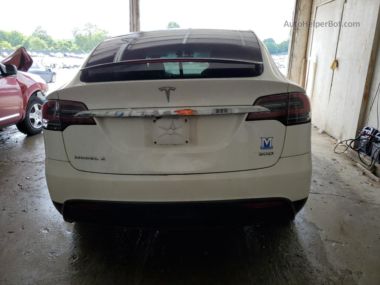 2016 Tesla Model X  White vin: 5YJXCBE24GF015236