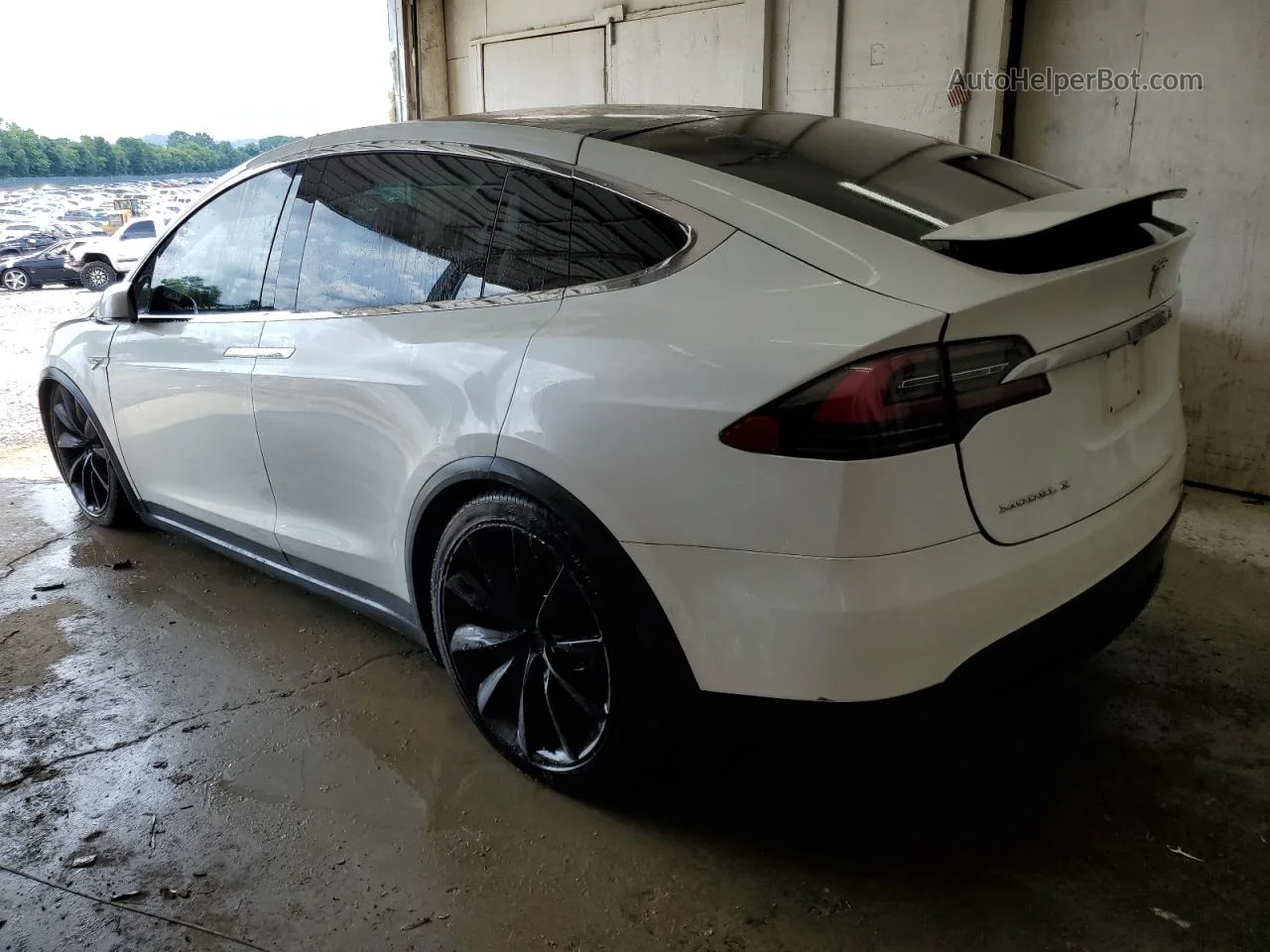 2016 Tesla Model X  White vin: 5YJXCBE24GF015236