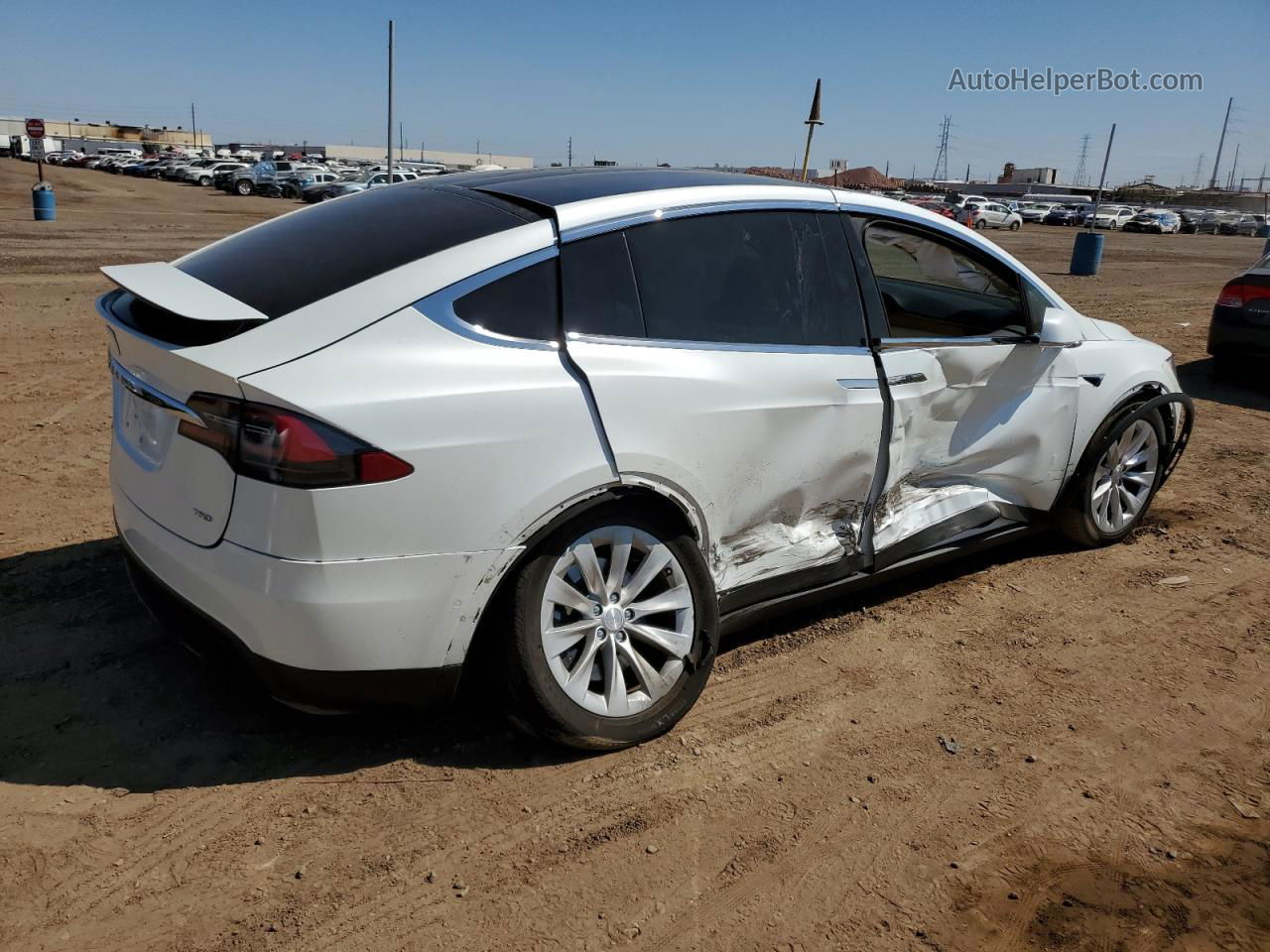 2018 Tesla Model X  White vin: 5YJXCBE24JF135528