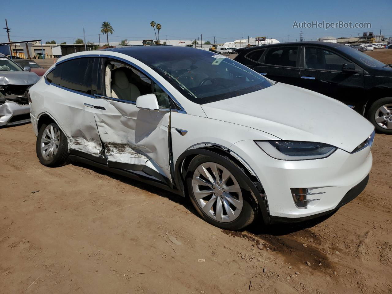 2018 Tesla Model X  White vin: 5YJXCBE24JF135528