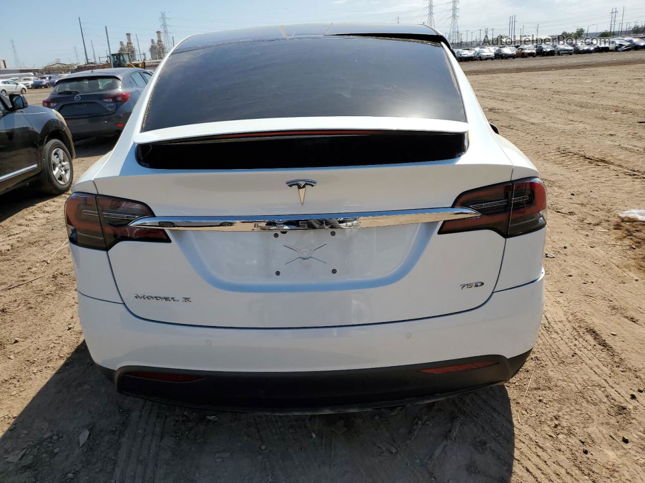 2018 Tesla Model X  White vin: 5YJXCBE24JF135528