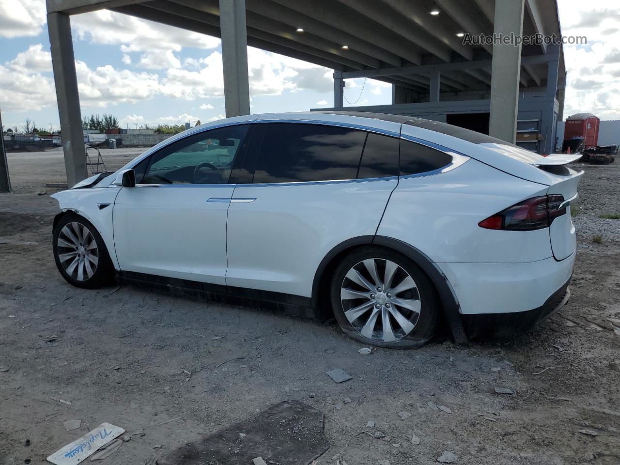 2020 Tesla Model X White vin: 5YJXCBE24LF247233