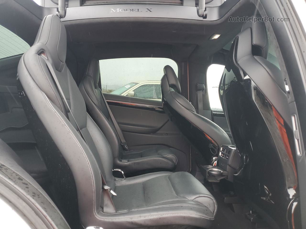 2016 Tesla Model X  Белый vin: 5YJXCBE26GF016257