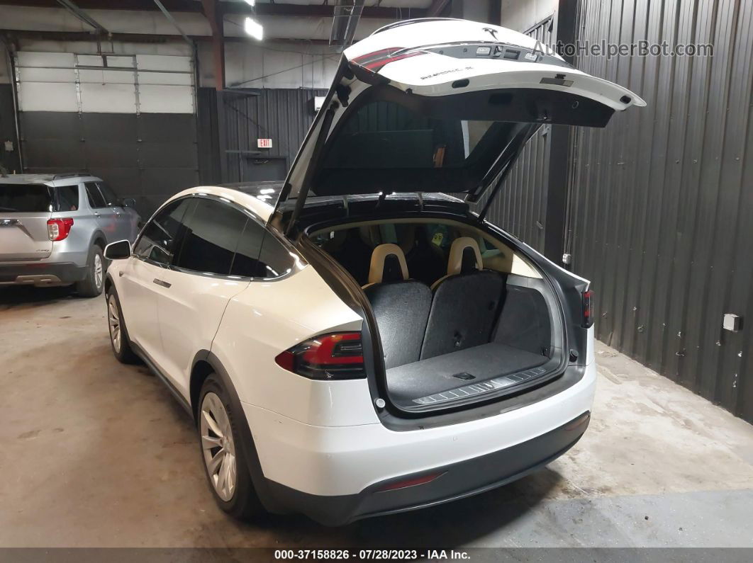 2016 Tesla Model X 70d/90d/75d/60d/p100d White vin: 5YJXCBE27GF017529