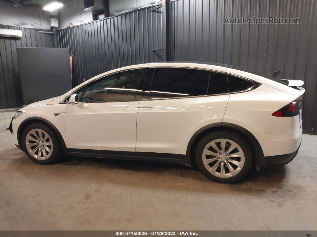 2016 Tesla Model X 70d/90d/75d/60d/p100d White vin: 5YJXCBE27GF017529