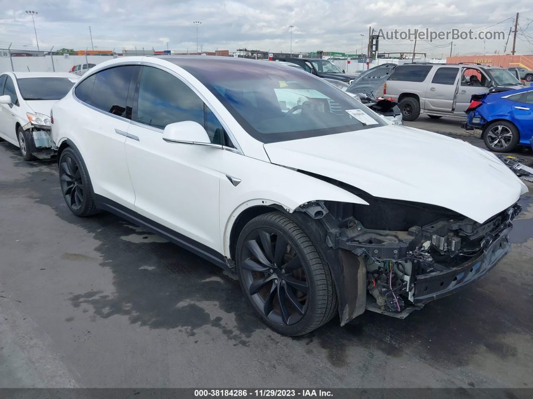 2016 Tesla Model X 60d/70d/75d/90d/p100d Белый vin: 5YJXCBE27GF024254