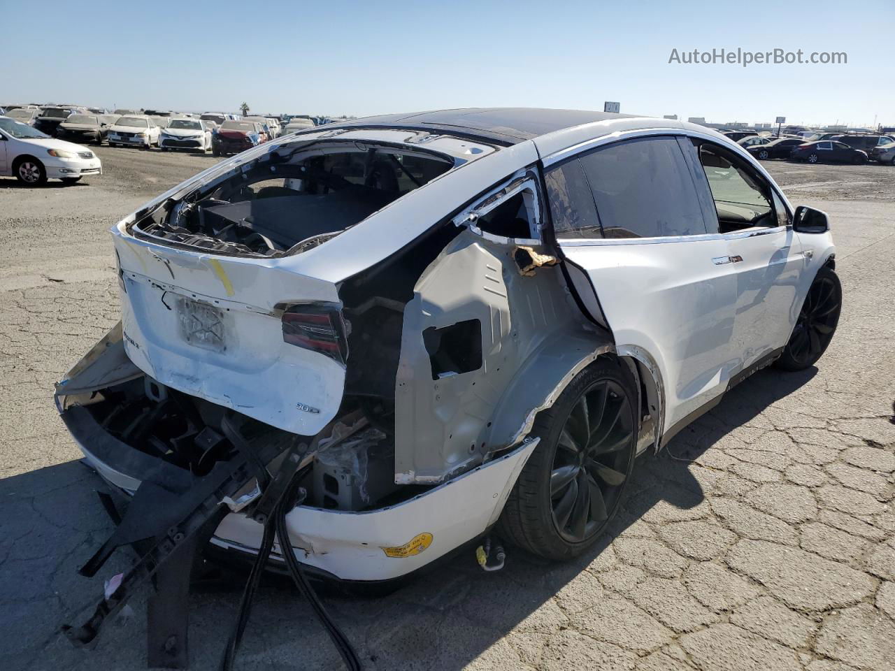 2016 Tesla Model X  White vin: 5YJXCBE28GF005261