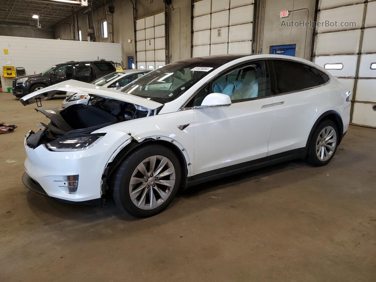 2018 Tesla Model X  White vin: 5YJXCBE29JF116876