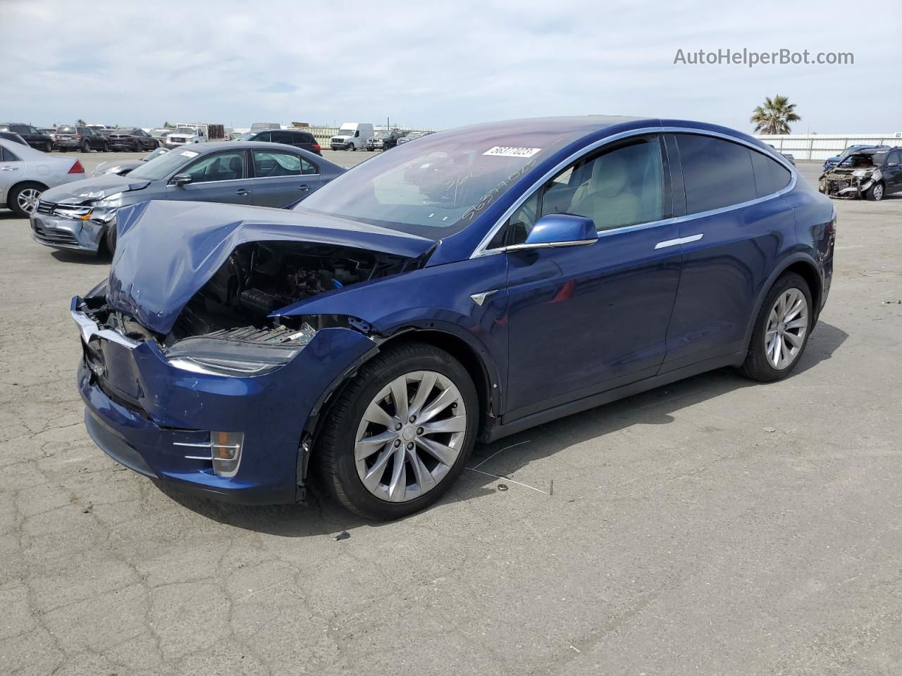 2016 Tesla Model X  Синий vin: 5YJXCBE2XGF028945
