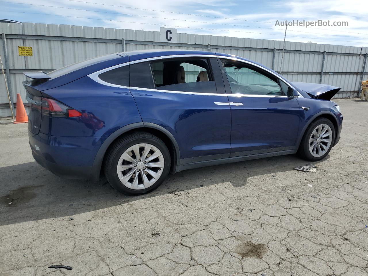 2016 Tesla Model X  Blue vin: 5YJXCBE2XGF028945