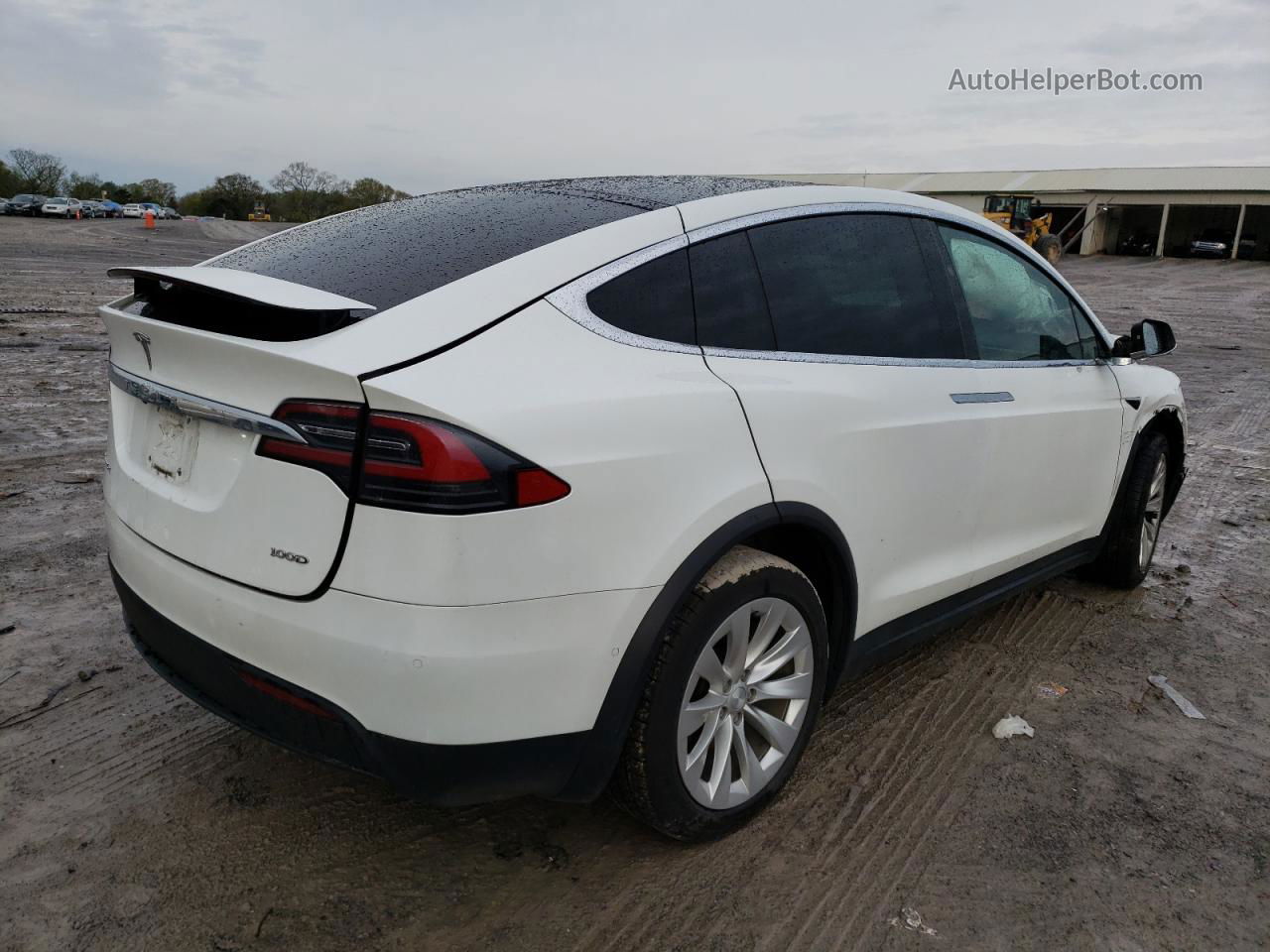 2018 Tesla Model X  White vin: 5YJXCBE2XJF087551