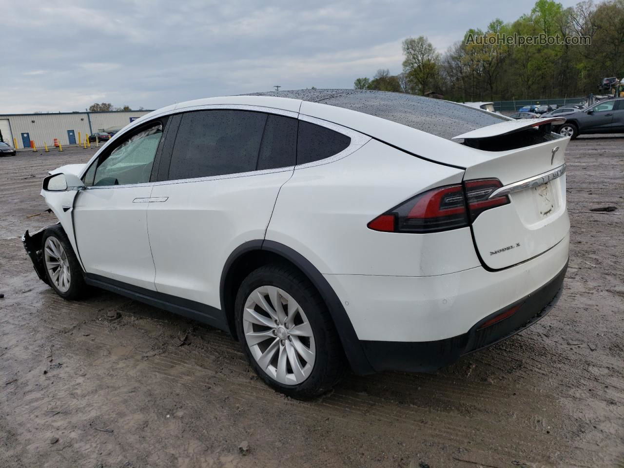 2018 Tesla Model X  White vin: 5YJXCBE2XJF087551