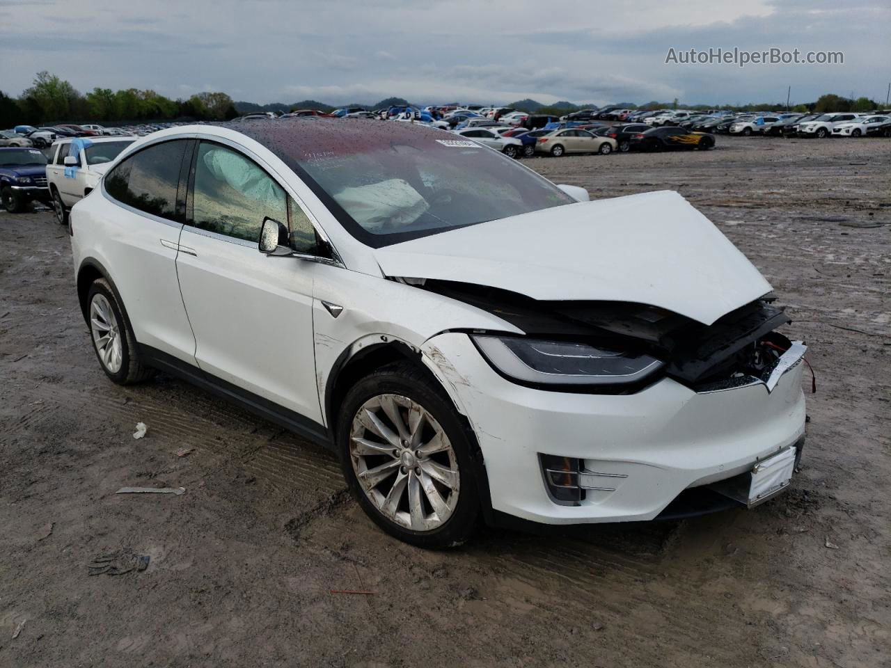 2018 Tesla Model X  White vin: 5YJXCBE2XJF087551