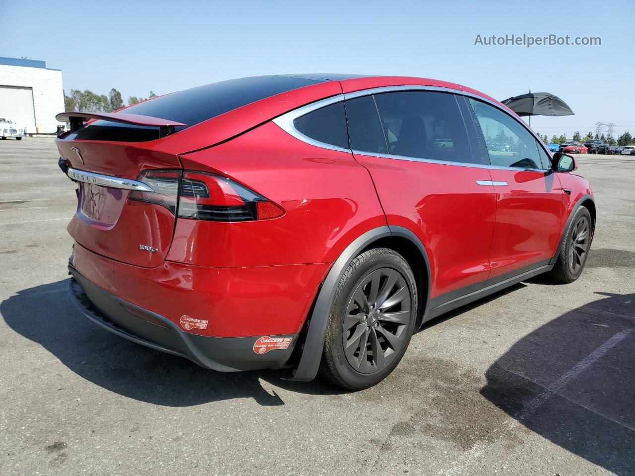 2018 Tesla Model X  Red vin: 5YJXCBE2XJF089042